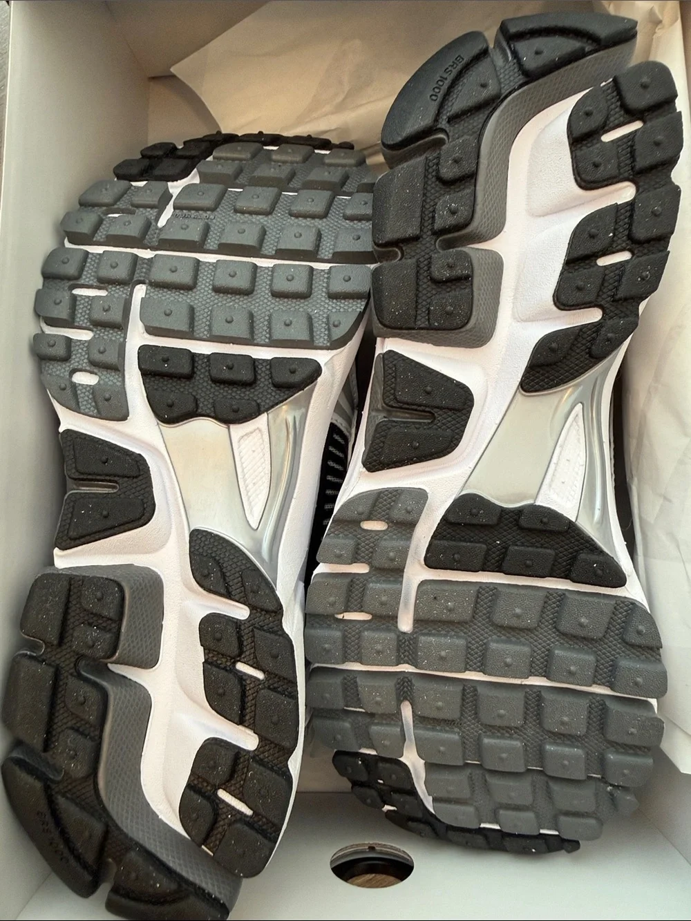Nike Women's Black White Gray Mesh Running Sneakers